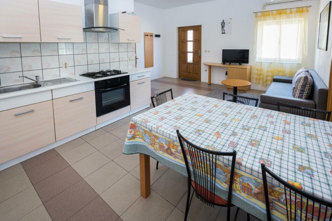 Apartments Goga Mali Lošinj Esterno foto